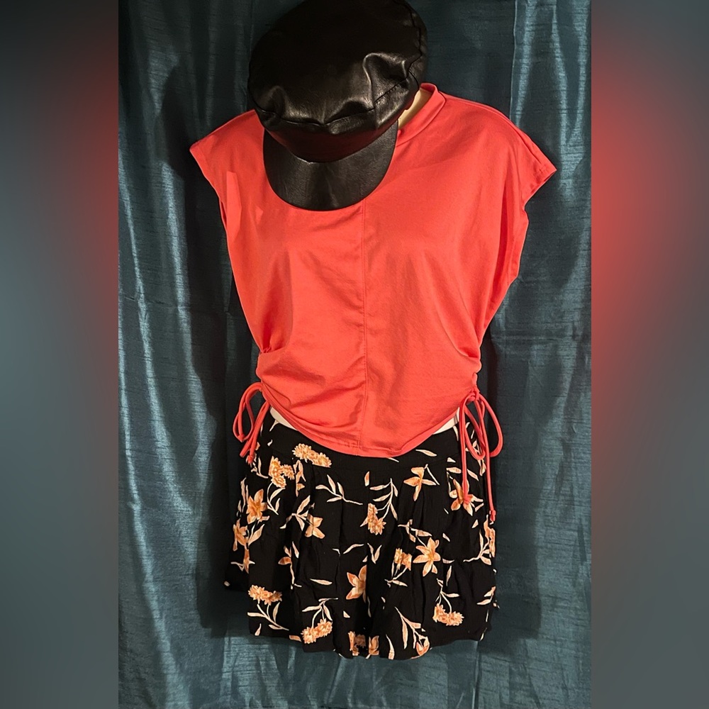 MUSCLE TEE CROP TOP